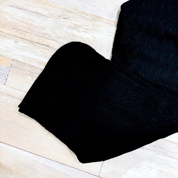 🌼NWOT🌼 S.C. & CO. Black cropped textured pants | Classic ankle style | Size 10 * - Picture 3 of 9